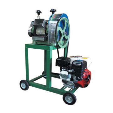 FRESH LOCAL SUGARCANE MACHINE C/W LOCAL FRAME & CHINA PETROL ENGINE 5.5 HP & STD ACC (S/STEEL) SCM-SSE